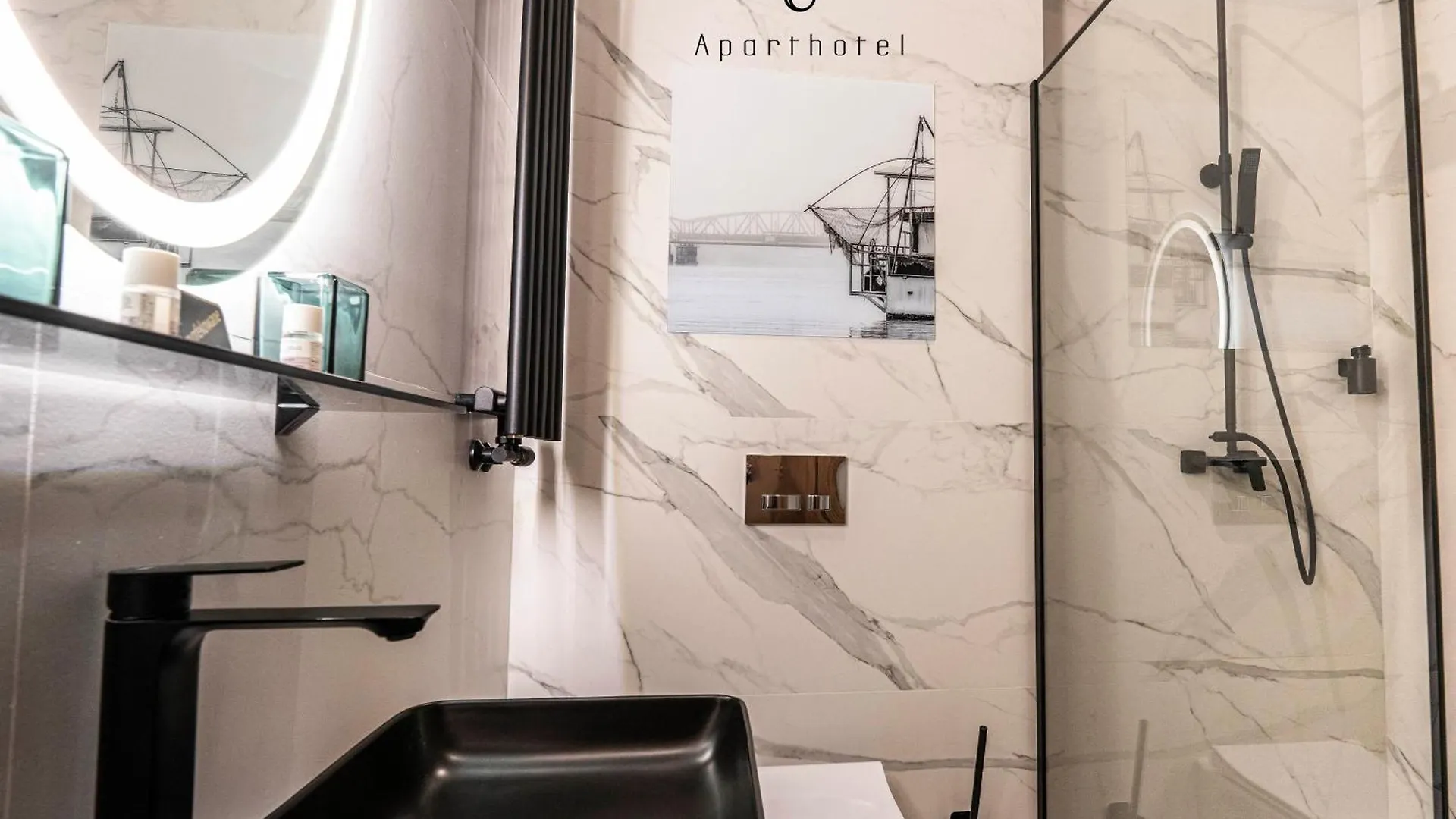 Mariensztat 8 Aparthotel Warsaw Poland